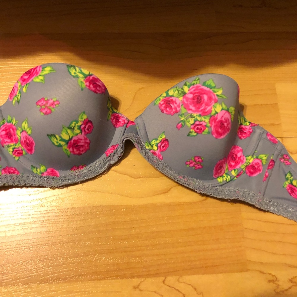VS Pink 32B strapless never worn